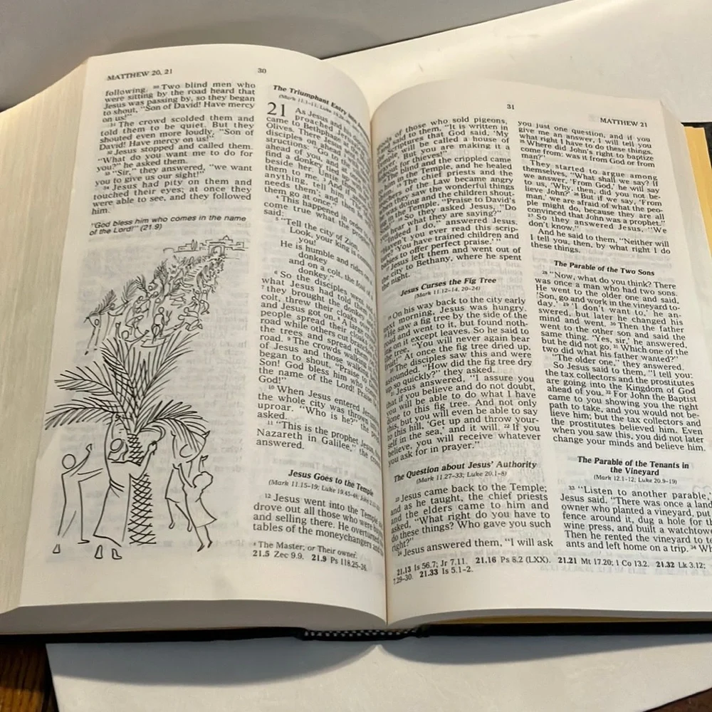Good News Bible - Black and Gold Vintage‎ Edition